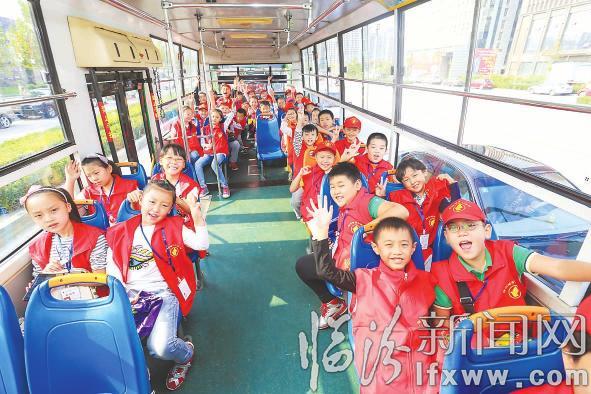 坐着公交“访”机场 感受临汾新变化