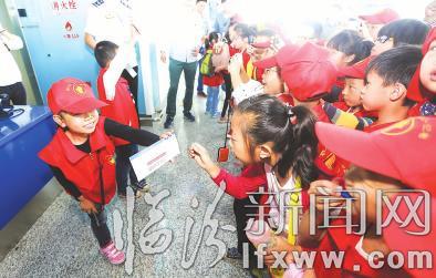 坐着公交“访”机场 感受临汾新变化