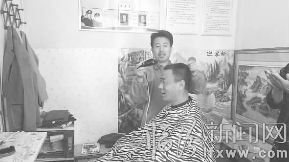 临汾:十三年如一日 “一元理发”情暖老人
