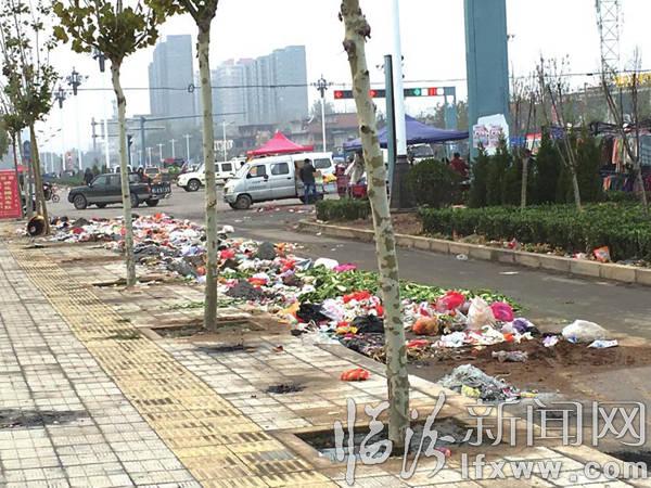临汾脸谱桥东:垃圾再度泛滥 乱象令人心忧