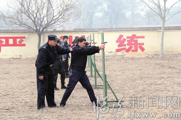 临汾公安局8名教官为侯马公安局200余名骨干民警进行一体化培训