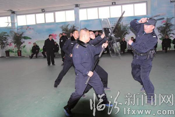 临汾公安局8名教官为侯马公安局200余名骨干民警进行一体化培训