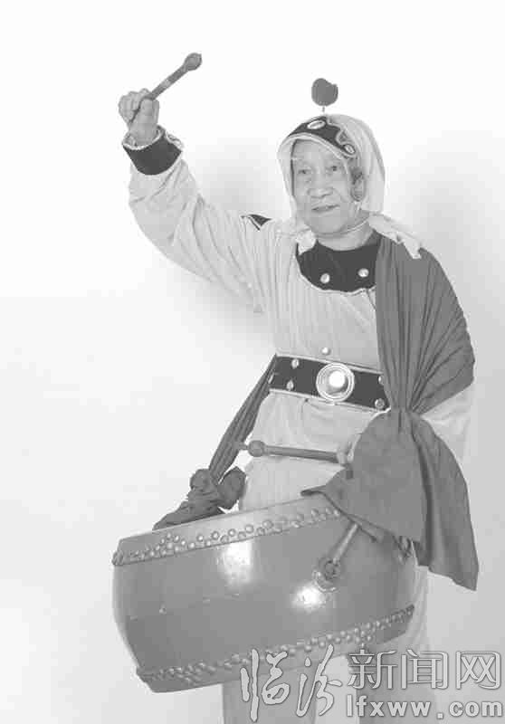 王振湖矢志传承威风锣鼓