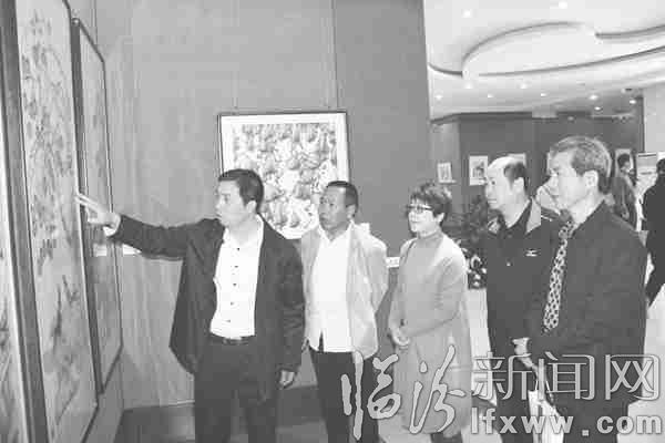 “花语水韵”绘家乡 刘俊峰王北锁画展开幕