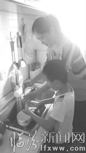 临汾苗艳华:好妈妈教子有方 “小暖男”名扬社区