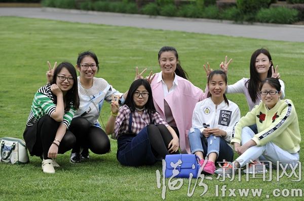 山西师大“最牛宿舍”8朵金花齐上研