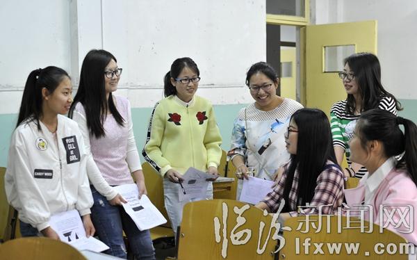 山西师大“最牛宿舍”8朵金花齐上研