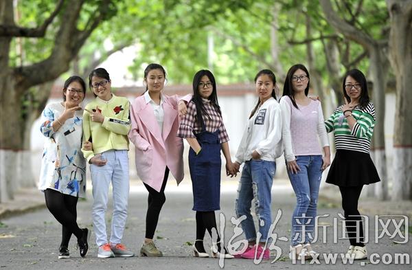 山西师大“最牛宿舍”8朵金花齐上研