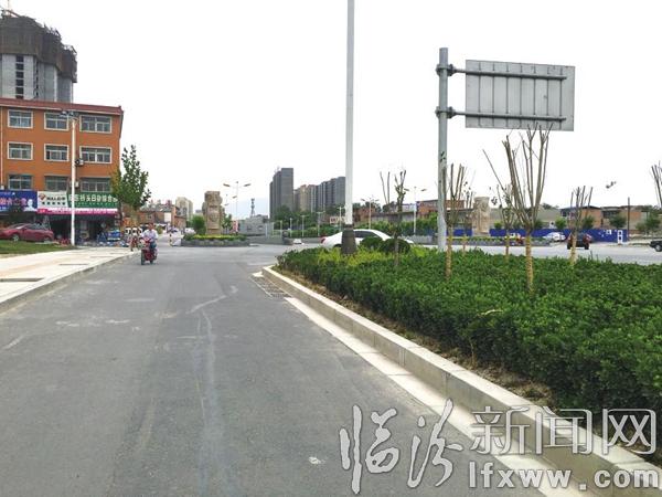 临汾脸谱桥东道路干净了