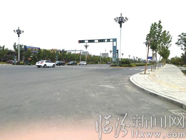 临汾脸谱桥东道路干净了