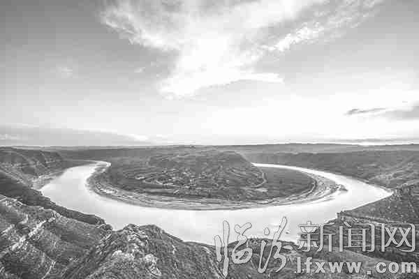 永和县乾坤湾美景。记者张蕴强摄