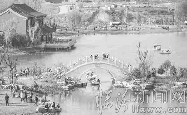 古城公园一隅。记者 张蕴强 摄