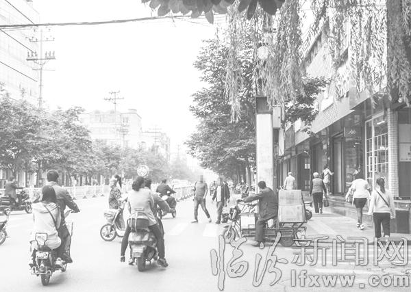 临汾市民:文明出行 从我做起