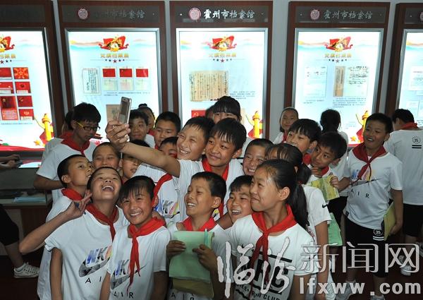 霍州市档案局、霍州市教科局开展“爱国旗、爱国徽、爱国歌”主题活动