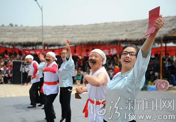 “大美临汾,群众文化基层行”走进乔南候村李人农场