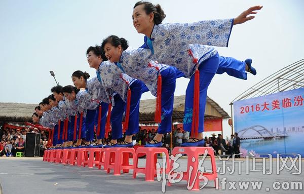 “大美临汾,群众文化基层行”走进乔南候村李人农场
