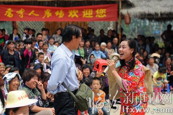 “大美临汾,群众文化基层行”走进乔南候村李人农场