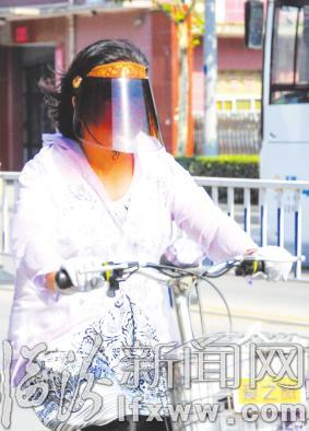 临汾:挥汗如雨 坚守岗位洒心血