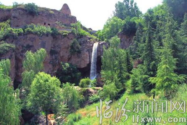 景观瀑布 风光旖旎