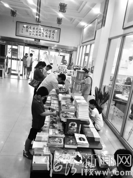 临汾:到书店里过一个书香假期