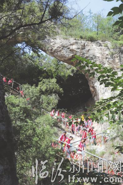临汾小记者:上名山攀高峰 进丁村赏民俗