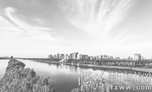 临汾:百里汾河舞彩练 万众齐心铸辉煌