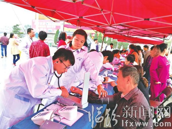 临汾市医院专家团队赴襄汾县义诊