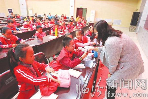 写作培训课 临汾小记者来“取经”