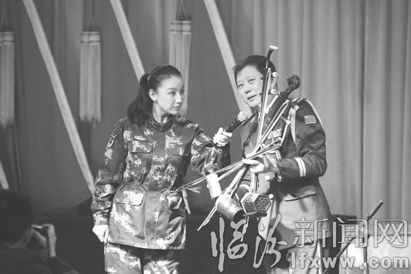 著名演奏家王之辉用京胡、龙头胡、二胡、雷琴联奏曲目《欢庆》