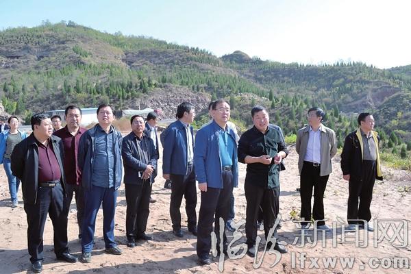 吉县县委书记郝忠祥就旅游开发工作进行调研