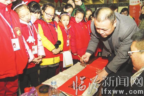 临汾晚报小记者徜徉艺术海洋