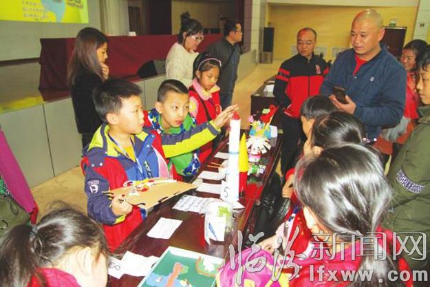 临汾小记者·蓝天环保小手工 废物再利用