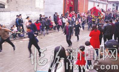 襄汾:膏腴鼓车奔跑在肥沃土地上