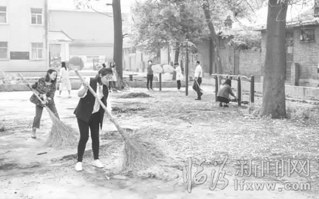 临汾:挥洒汗水 青春在奉献中闪光