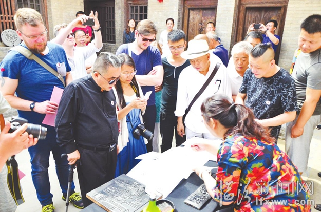 襄汾:老外来到了咱丁村