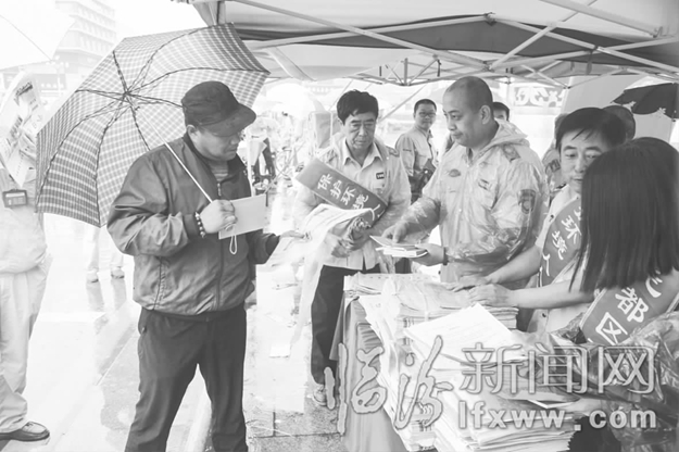 临汾:6·5 冒雨骑行我们在行动