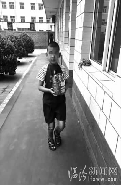 老师的“小帮手”。