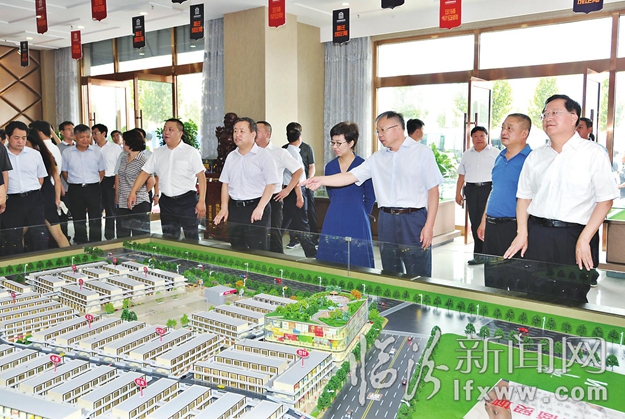 全市重点项目观摩团在尧都区临汾开发区洪洞县和霍州市参观检查