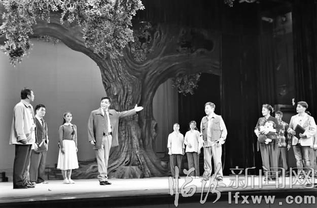 《洪洞好人》聚焦“老槐树下”的一群小人物,剧情跌宕起伏,节奏松弛有度,反映时代精神、弘扬主旋律、传递正能量,讲好人故事、传好人精神。