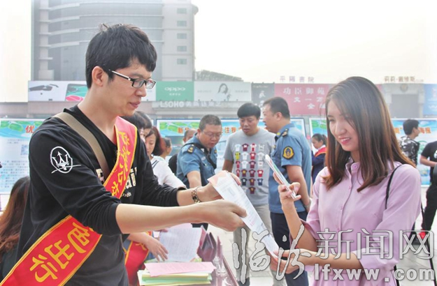 市民手机扫码,全面了解公交信息。