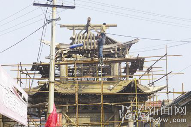 翼城中卫玉皇楼:唯一一座设在街心牌楼