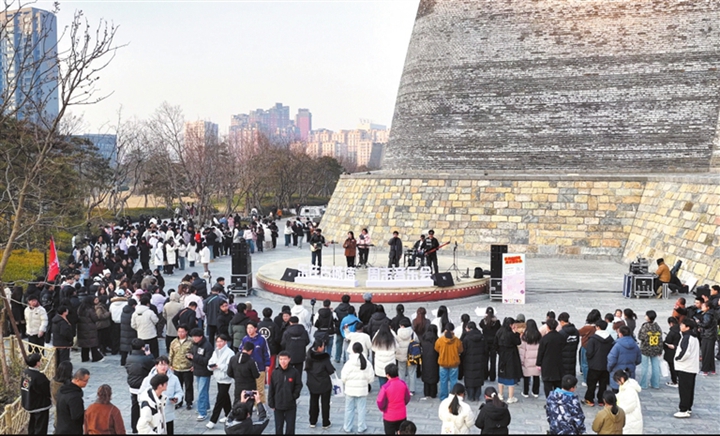 共青团临汾市委：青春热浪燃动古城墙