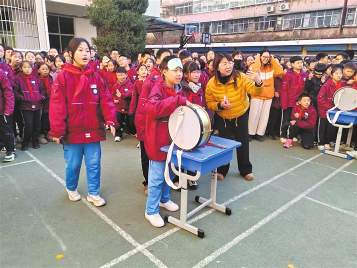 临汾市实验小学举办“暖冬童话 乐动校园”趣味运动会