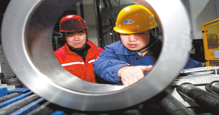 山西诚荣装备制造：赶订单 忙生产